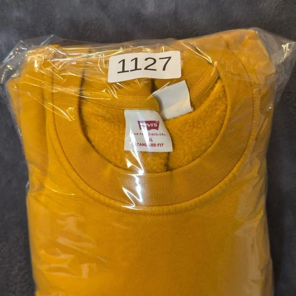 Levi-s Men's Yellow and Gold Sweatshirt